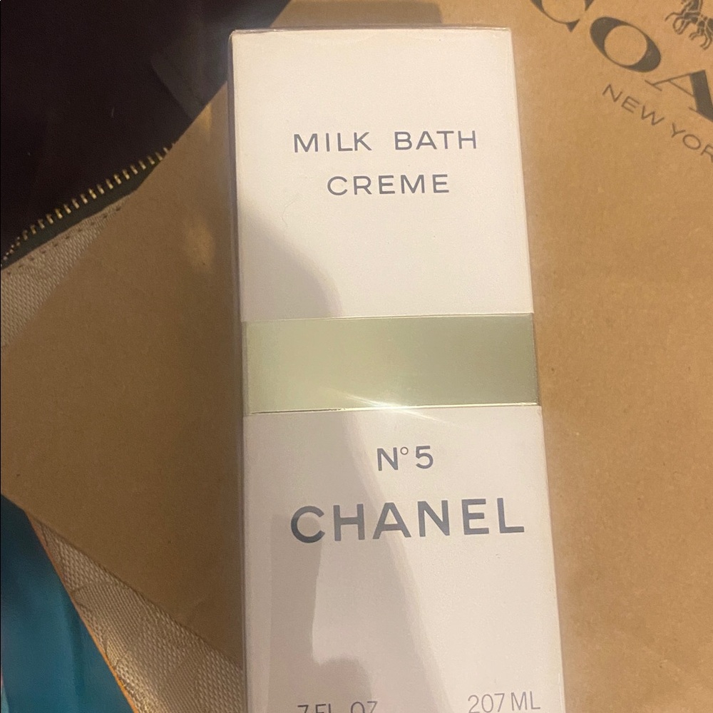 CHANEL  No. 5 Milk Bath Creme in White and Silver sealed